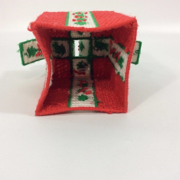 Vintage Plastic Canvas Christmas Gift Tissue Box Cover Holder - Picture 7 of 8